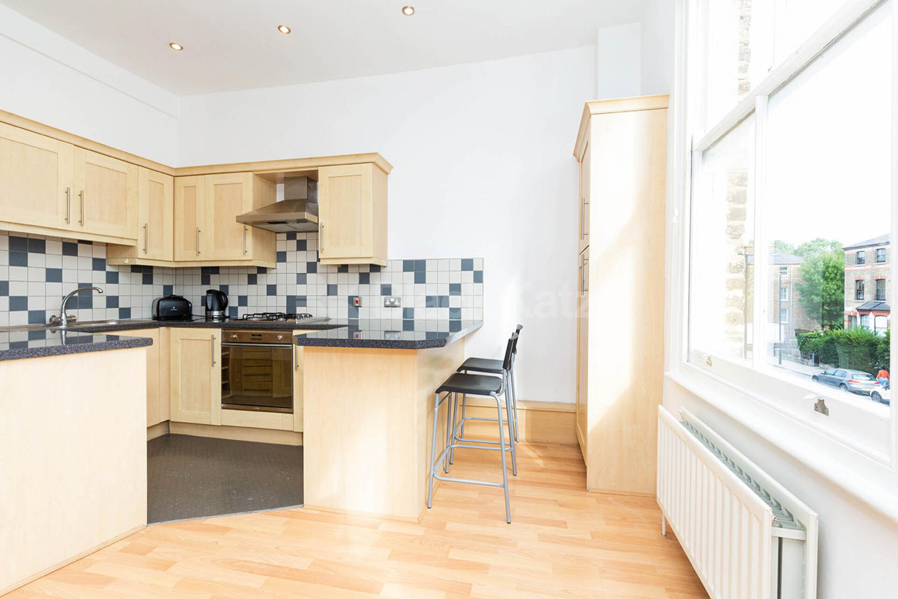 Bright and airy one bedroom property minutes to Tufnell park station  Tufnell Park Road, Tufnell Park  N7